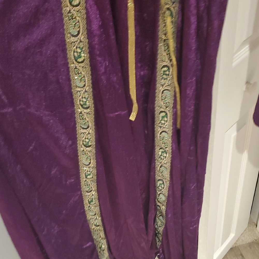 NWOT Renaissance Costume - Picture 5 of 11